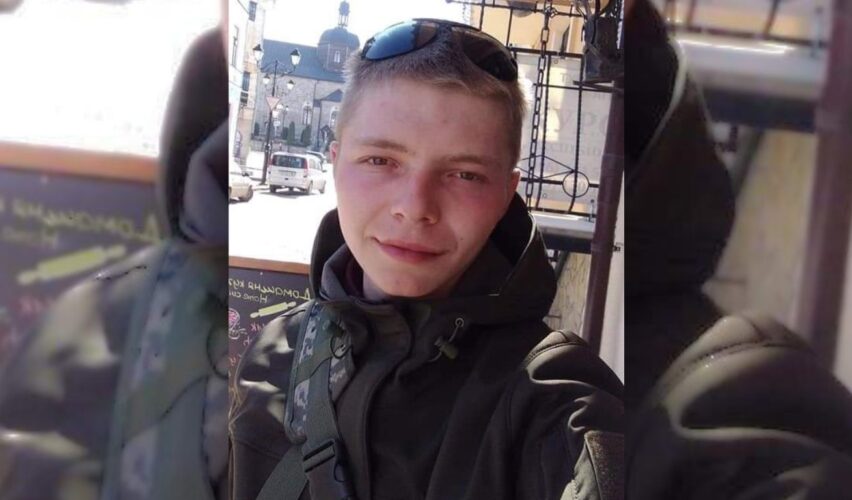 Владислав Сапаров